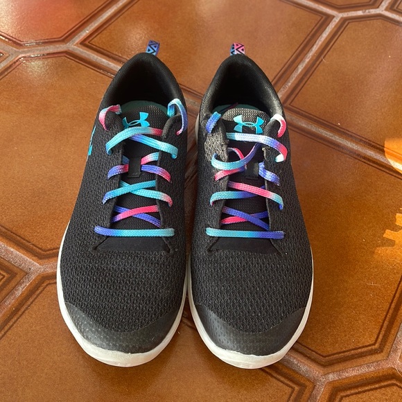 Under Armour Shoes - Under Armour black w/tie die 6Y =7 in womens